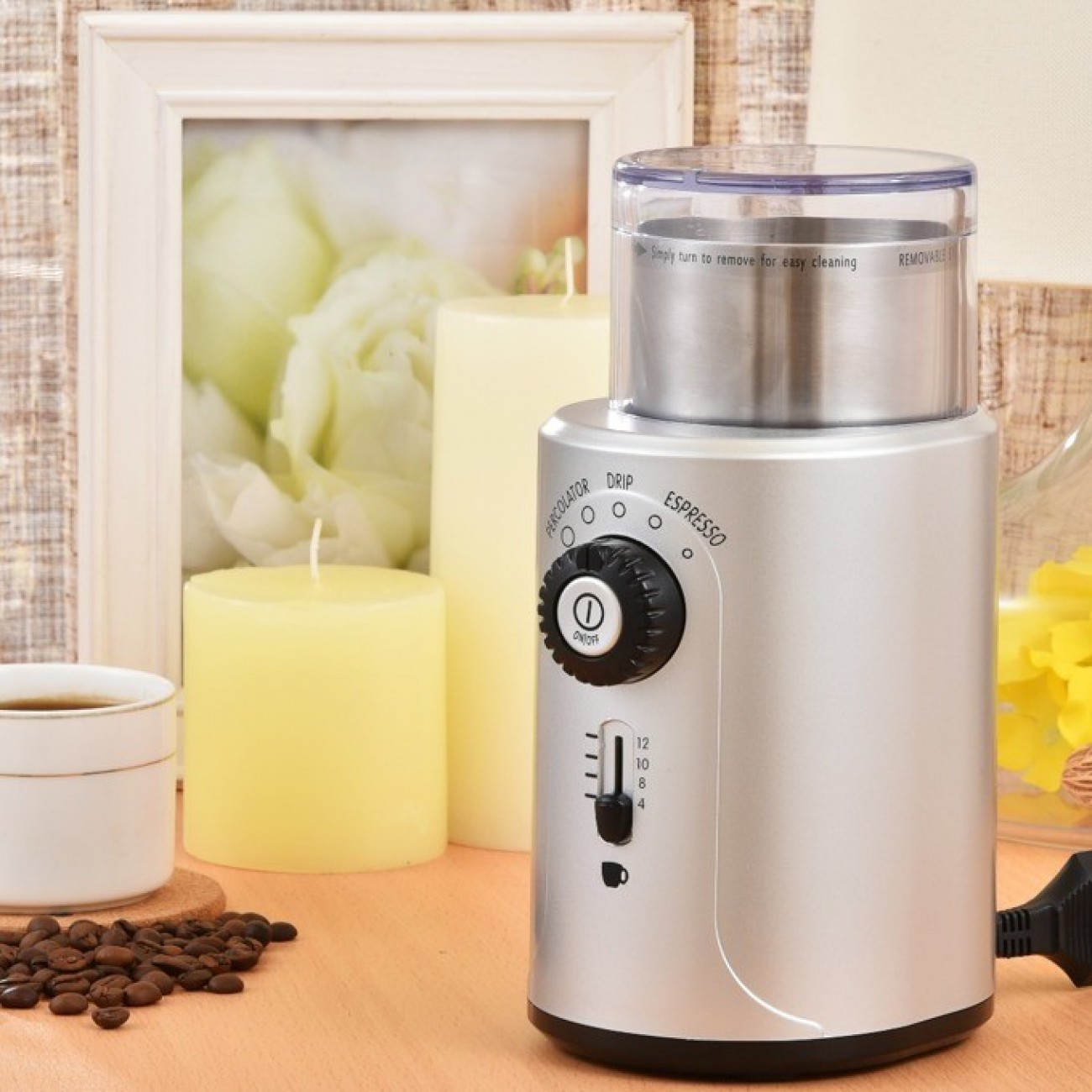 Кафемелачка Rohnson R-942, 70 гр. капацитет, защита от включване без затворен капак, сива Кафемелачка Rohnson R-942, 70 гр. капацитет, защита от включване без затворен капак, сива
